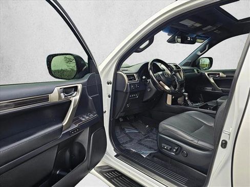 Used 2021 Lexus GX 460 Premium image 18