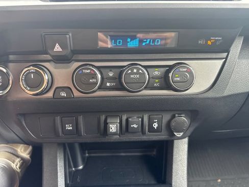 Used 2023 Toyota Tacoma TRD Off-Road w/ Black Out Package (TMS) AWD/4WD image 25