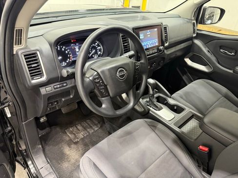 Used 2023 Nissan Frontier SV image 25