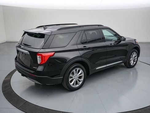 Certified 2024 Ford Explorer XLT w/ Equipment Group 202A AWD/4WD image 5