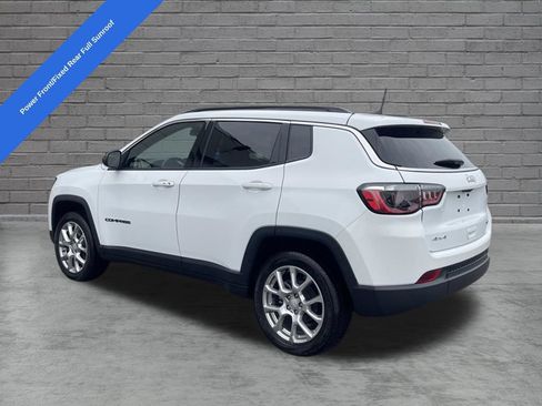Used 2023 Jeep Compass Latitude w/ Sun and Sound Group AWD/4WD image 5