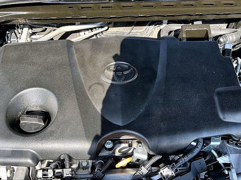 Used 2021 Toyota Camry SE w/ Cold Weather Package image 57