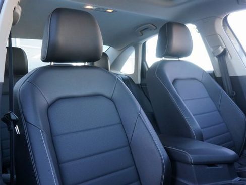 Certified 2023 Volkswagen Jetta SE w/ Panoramic Sunroof Package image 53