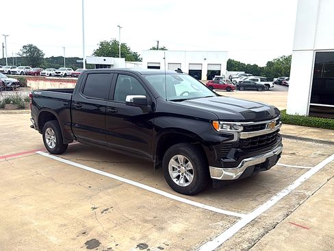 Used 2025 Chevrolet Silverado 1500 LT AWD/4WD image 4