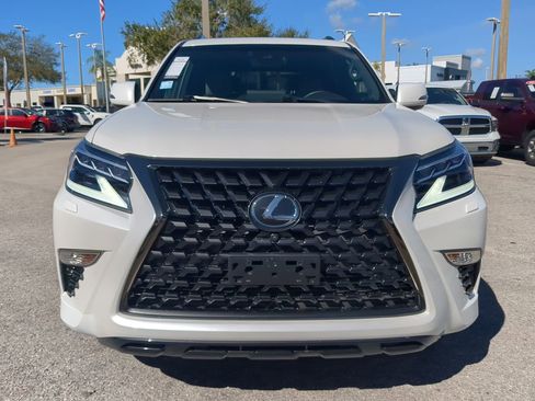 Used 2023 Lexus GX 460 image 3