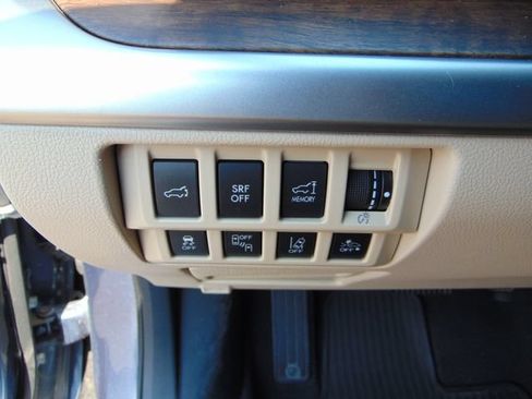 Used 2016 Subaru Outback 2.5i Limited AWD/4WD image 19
