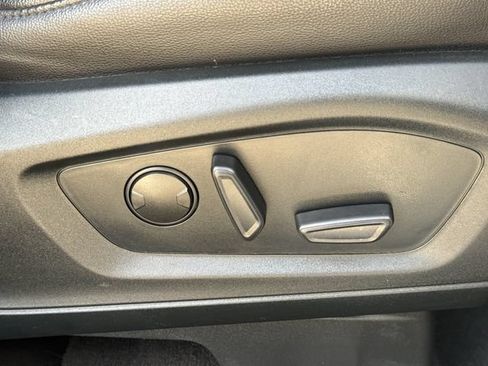 Used 2022 Ford Explorer Limited w/ Equipment Group 301A RWD image 29