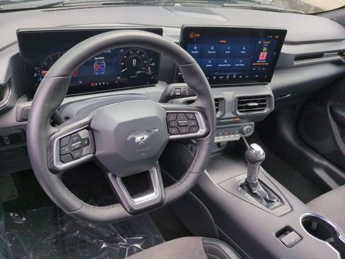 Used 2025 Ford Mustang Convertible image 13