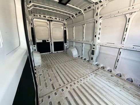 Used 2025 RAM ProMaster 2500 w/ Convenience Group FWD image 13