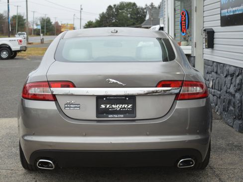 Used 2010 Jaguar XF Premium image 4