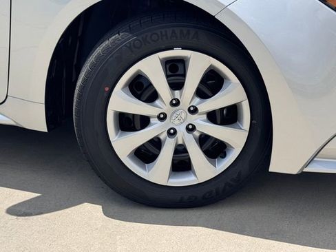 Used 2026 Toyota Corolla LE image 2