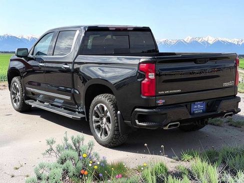 Used 2022 Chevrolet Silverado 1500 High Country w/ Z71 Off-Road Package AWD/4WD image 4