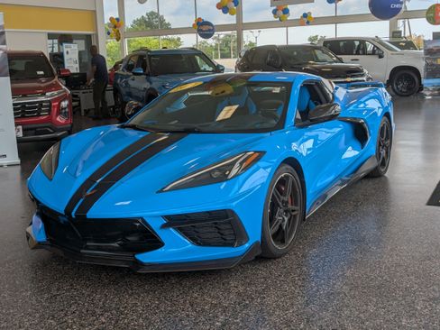 Used 2021 Chevrolet Corvette Stingray Premium Conv w/ Z51 Performance Package RWD image 4