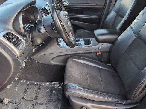 Used 2022 Jeep Grand Cherokee Laredo X image 19