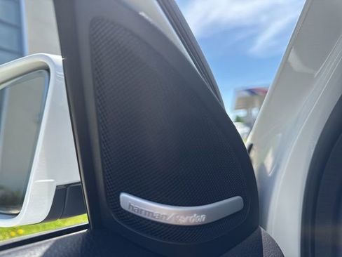 Used 2020 Mercedes-Benz GLA 250 4MATIC image 18