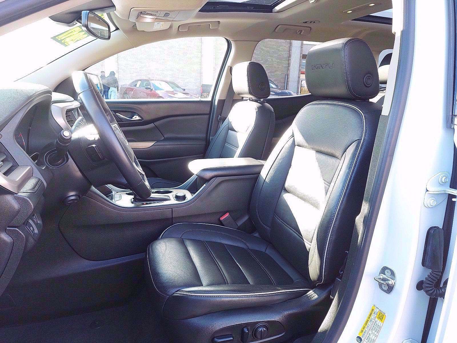 Used 2017 GMC Acadia Denali w/ Technology Package AWD/4WD image 13