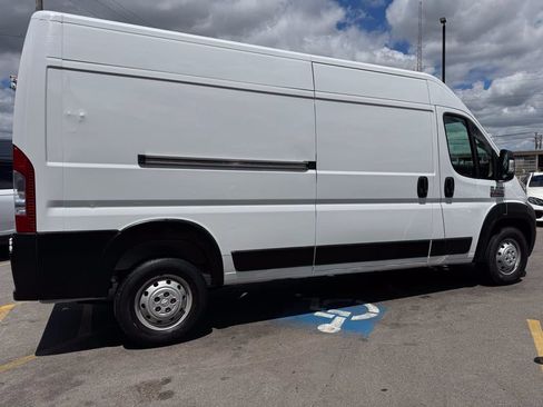 Used 2021 RAM ProMaster 2500 FWD image 4