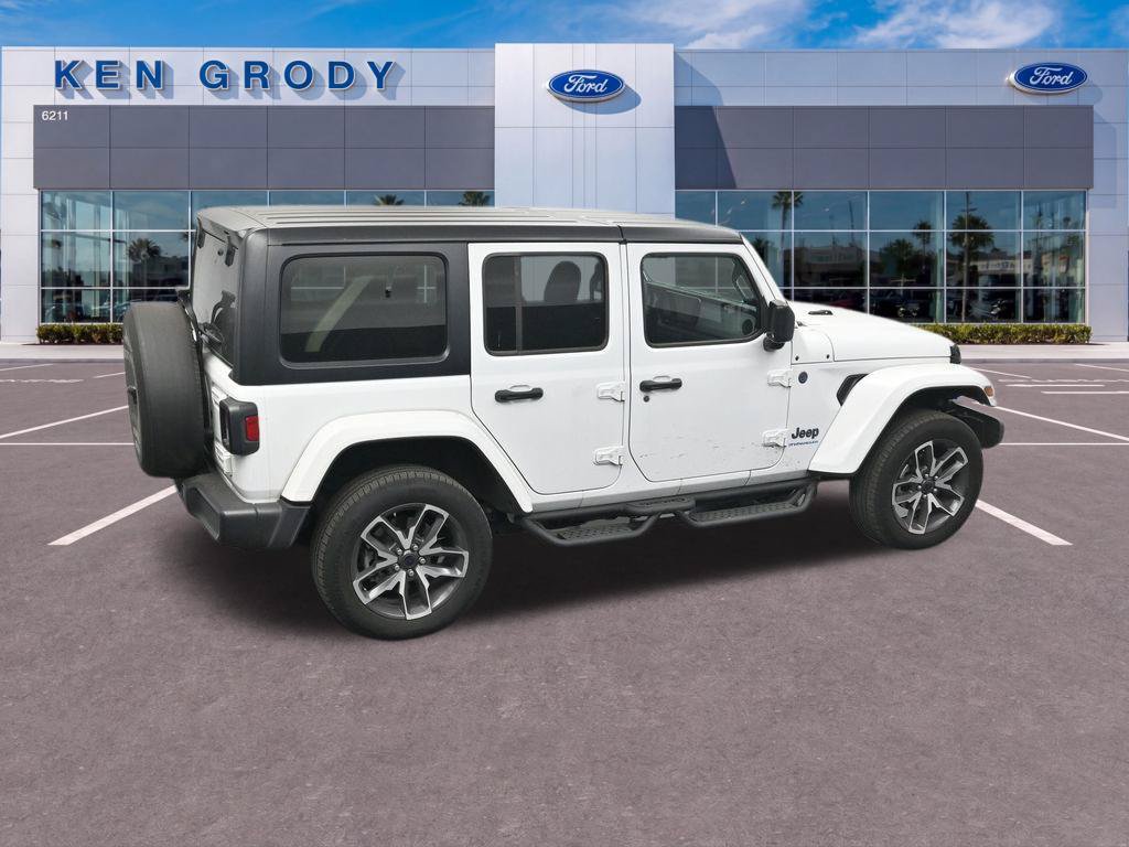 Used 2024 Jeep Wrangler Unlimited AWD/4WD image 13
