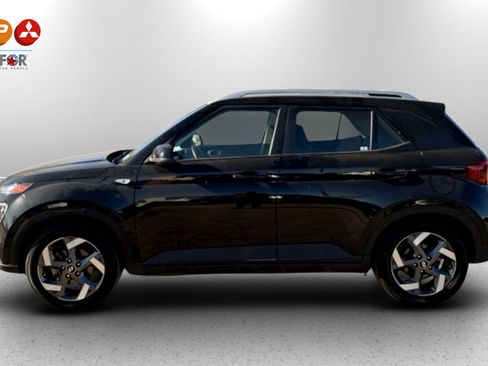 Used 2021 Hyundai Venue SEL image 2