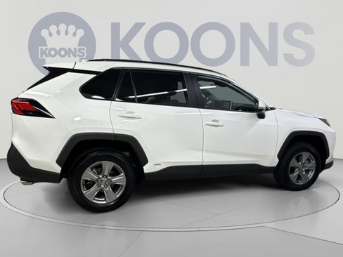 Used 2025 Toyota RAV4 XLE AWD/4WD image 21