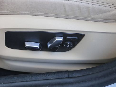 Certified 2023 BMW 530e w/ Convenience Package RWD image 18