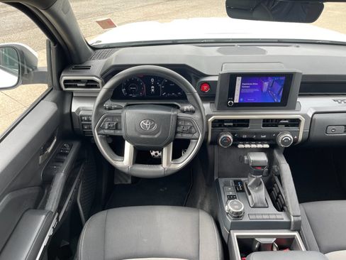 Used 2024 Toyota Tacoma TRD Sport AWD/4WD image 15