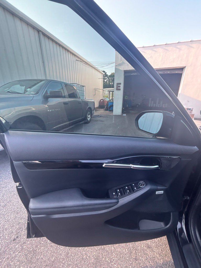 Certified 2023 Kia Seltos SX w/ SX Sunroof Package AWD/4WD image 11