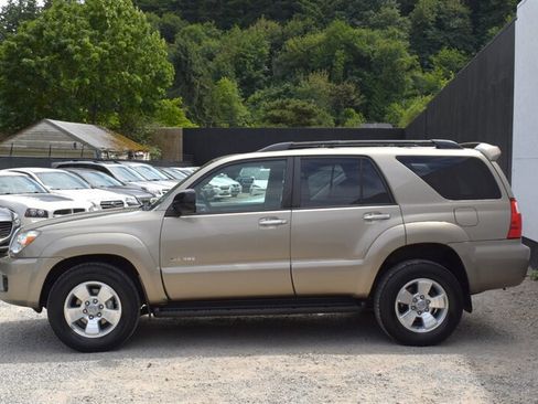 Used 2008 Toyota 4Runner SR5 AWD/4WD image 9