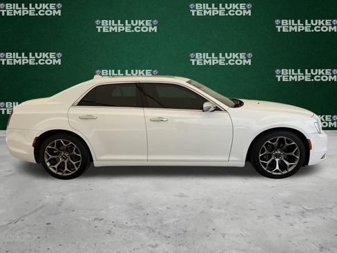 Used 2019 Chrysler 300 Limited image 5