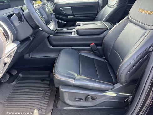Used 2025 Ford Expedition Tremor AWD/4WD image 20