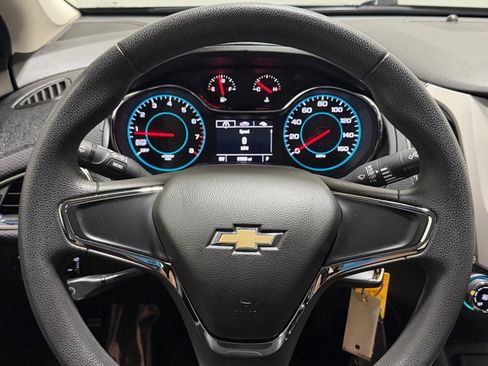 Used 2017 Chevrolet Cruze LS FWD image 15