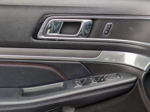 Used 2017 Ford Explorer Sport image 11