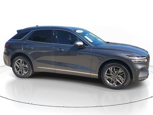 Used 2022 Genesis GV70 2.5T w/ Advanced Package image 3