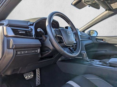Used 2025 Toyota Camry SE image 10