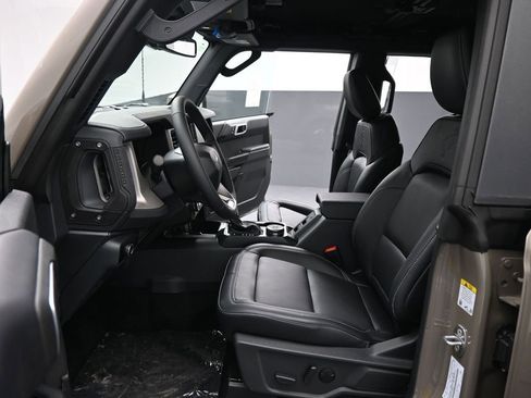 New 2026 Ford Bronco Outer Banks image 9