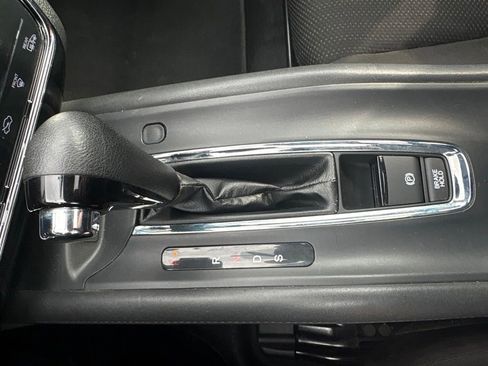 Used 2016 Honda HR-V EX image 16