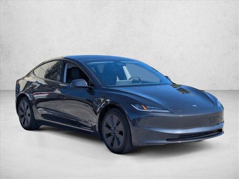 Used 2025 Tesla Model 3 Long Range image 3
