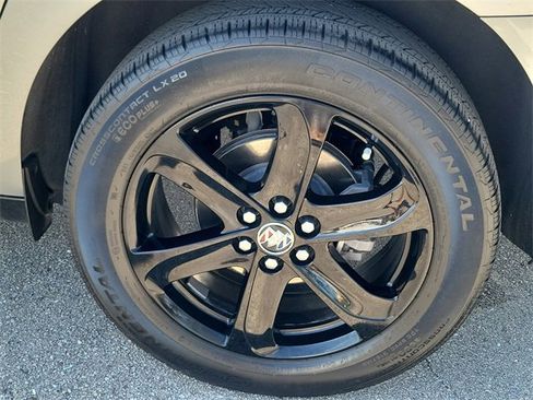 Certified 2023 Buick Enclave Essence w/ Sport Touring Edition image 9