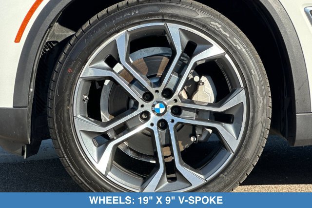 Used 2022 BMW X5 xDrive40i w/ Premium Package AWD/4WD image 29