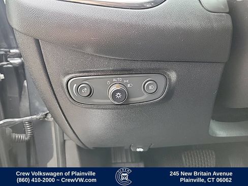 Used 2018 Chevrolet Equinox Premier AWD/4WD image 41
