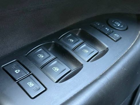 Used 2015 Cadillac Escalade Platinum AWD/4WD image 21