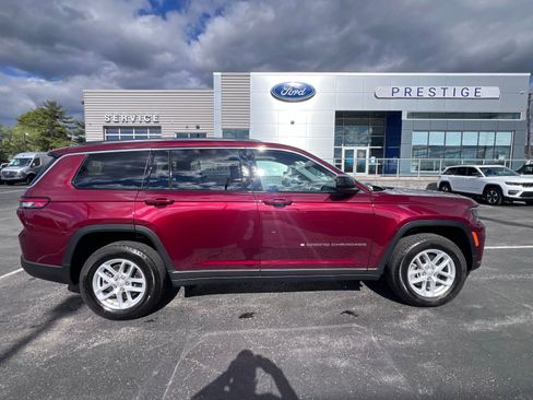 Used 2024 Jeep Grand Cherokee L Laredo w/ Luxury Tech Group I AWD/4WD image 8