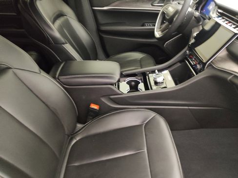 Used 2023 Jeep Grand Cherokee 4WD 4xe w/ Luxury Tech Group II image 21