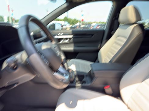 Used 2025 Honda CR-V Sport Touring image 12