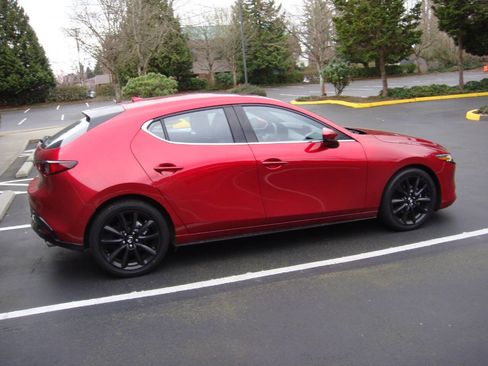 Used 2020 MAZDA MAZDA3 AWD Hatchback w/ Premium Pkg image 6
