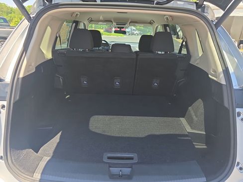 Used 2025 Nissan Rogue SV AWD/4WD image 12
