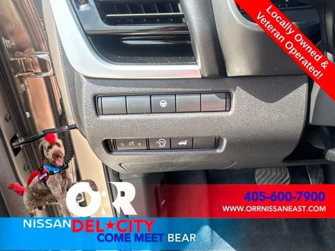 Used 2024 Nissan Rogue SL w/ SL Premium Package FWD image 22