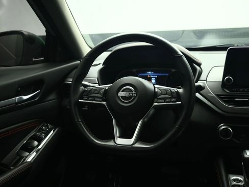 Used 2023 Nissan Altima 2.5 SR FWD image 39