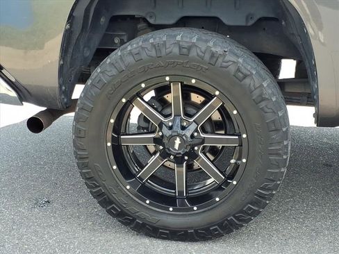 Used 2015 Toyota Tundra SR5 w/ SR5 Upgrade Package image 31