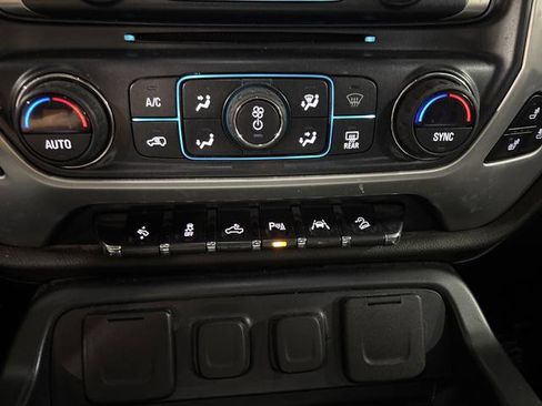 Used 2018 GMC Sierra 1500 SLT image 2